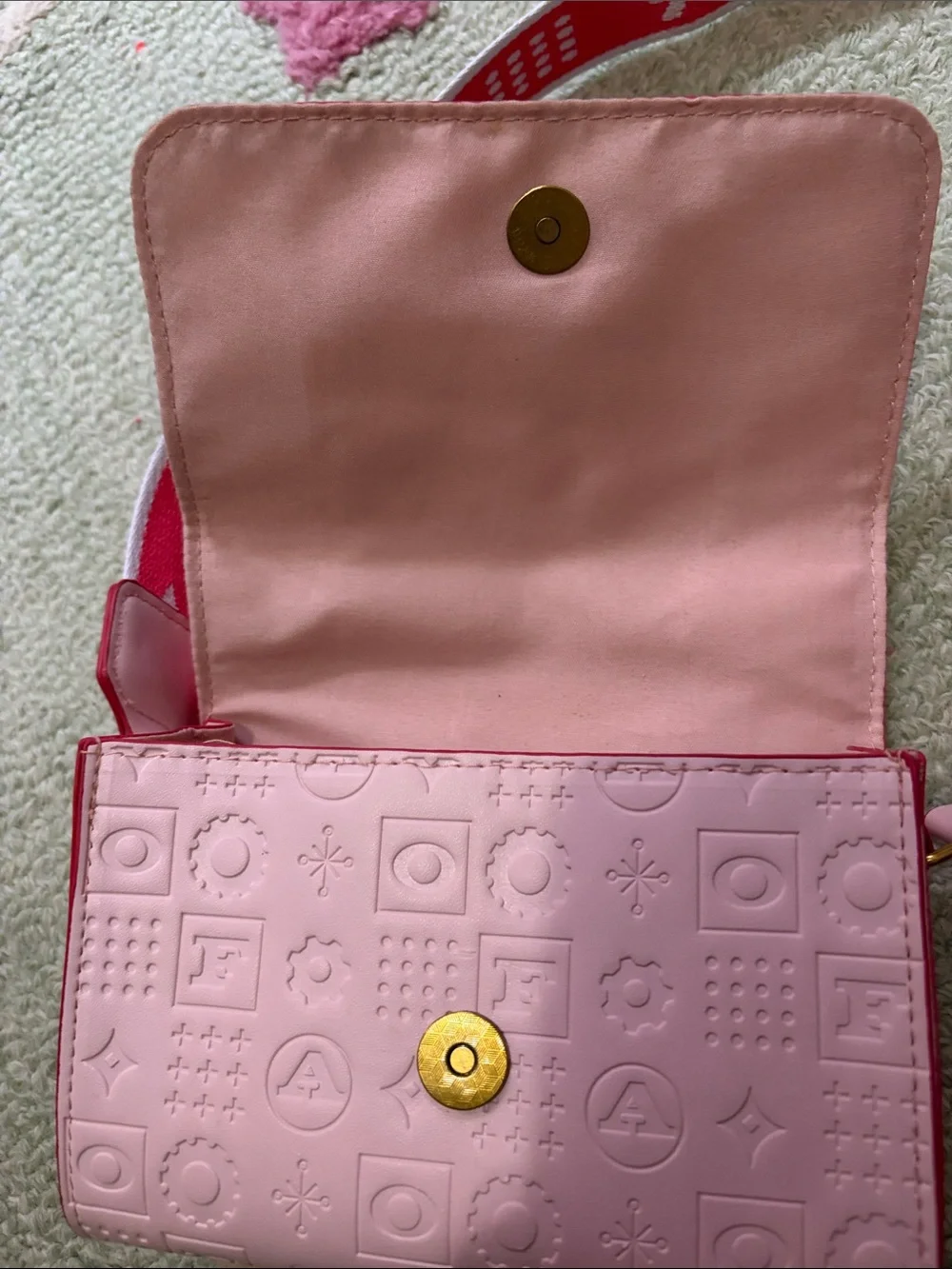 FAO Schwarz Pink Kids Purse with Play Makeup Set